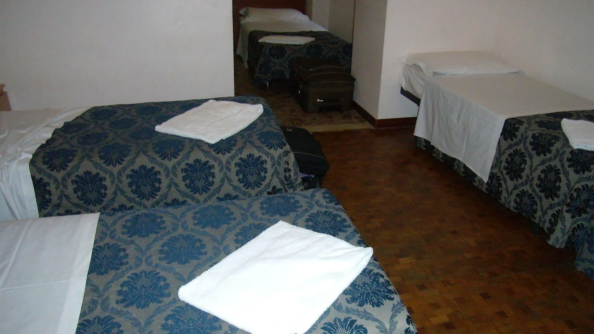 Guest House Central Station Mediolan 3*,