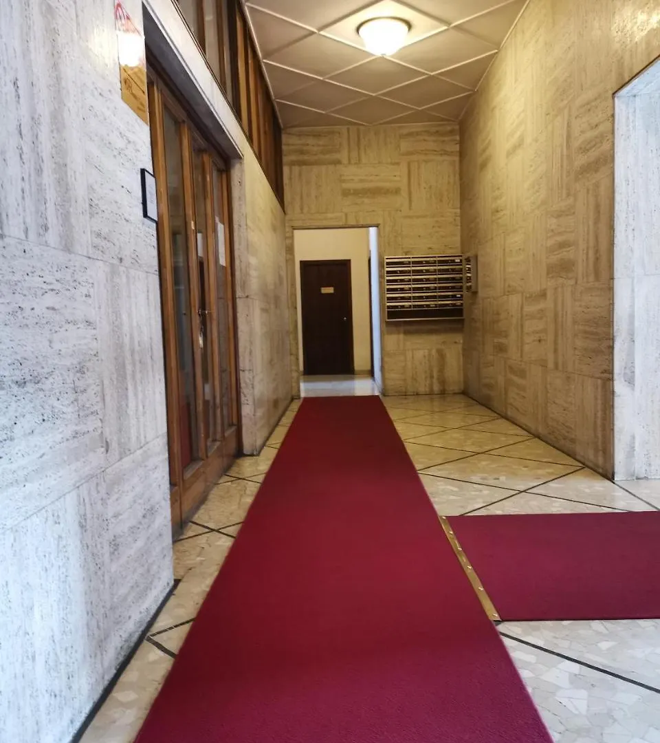 Guest House Central Station Milan 3*,